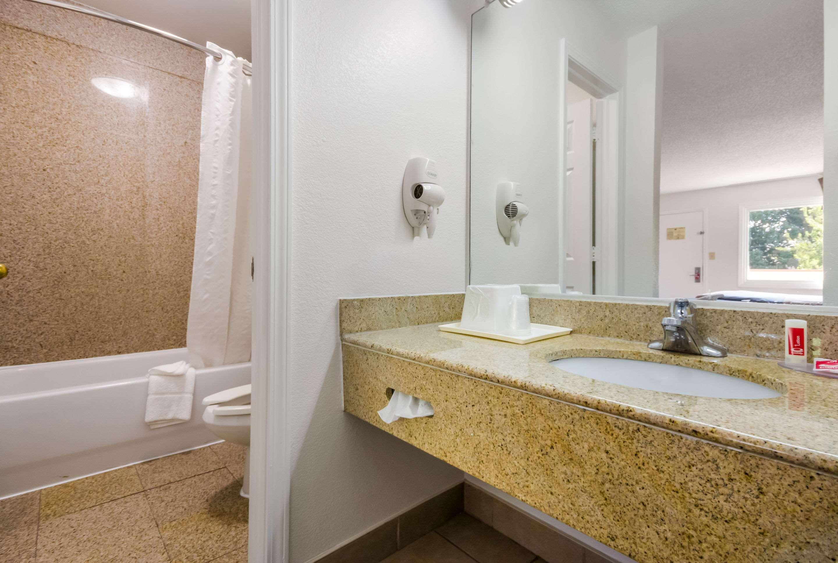 Econo Lodge Little Creek Norfolk Eksteriør bilde